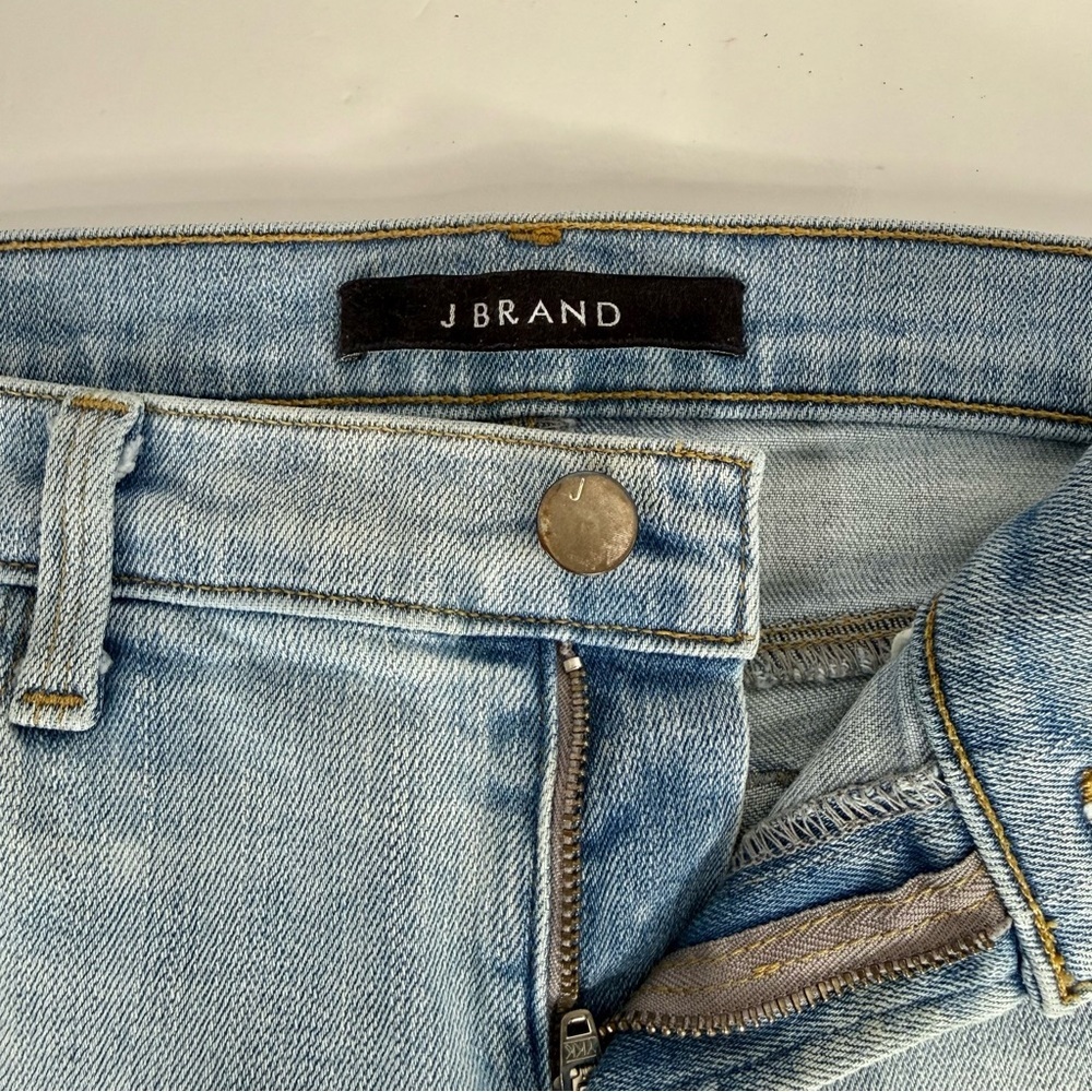 J BRAND Size 30 Mid Rise Capri Beach Line Light Wash 31 Inch Waist Blue Jeans - Picture 9 of 16